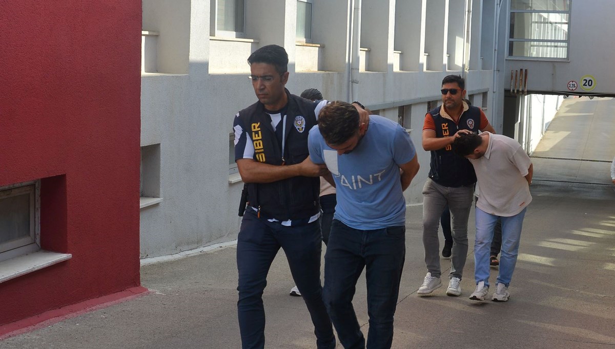 SMS’li ve linkli tuzak: Cep telefonlarına uzaktan bağlanıp, hesapları boşalttılar SMS’li ve linkli tuzak: Cep telefonlarına uzaktan bağlanıp, hesapları boşalttılar