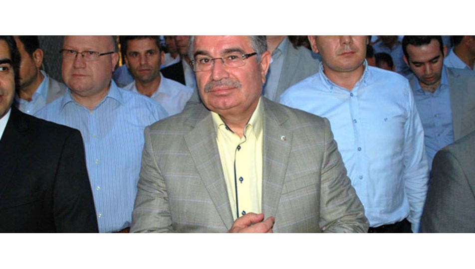 Şahin'e taşlı saldırıya soruşturma