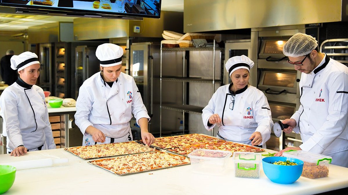 Firin Ve Pasta Ustalari Yetisiyor Ucretsiz Kurslara 16 Yas Ustu Herkes Basvurabiliyor Ntv