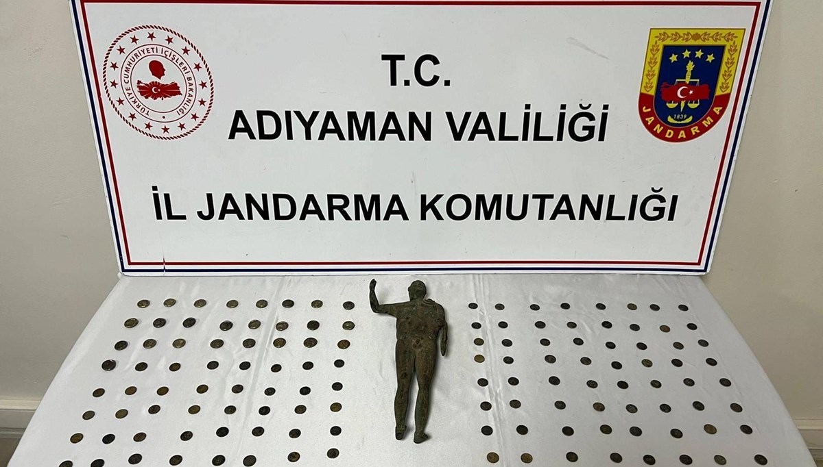 Adıyaman'da tarihi eser kaçakçılığına 4 gözaltı Adıyaman'da tarihi eser kaçakçılığına 4 gözaltı