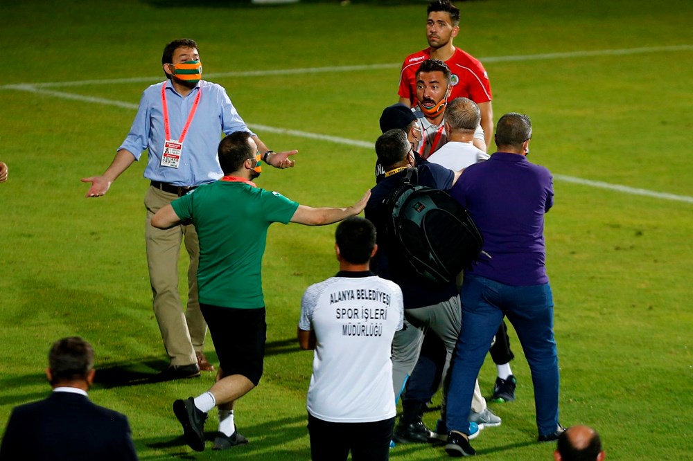 Alanyaspor-Trabzonspor maçı sonunda arbede - 4