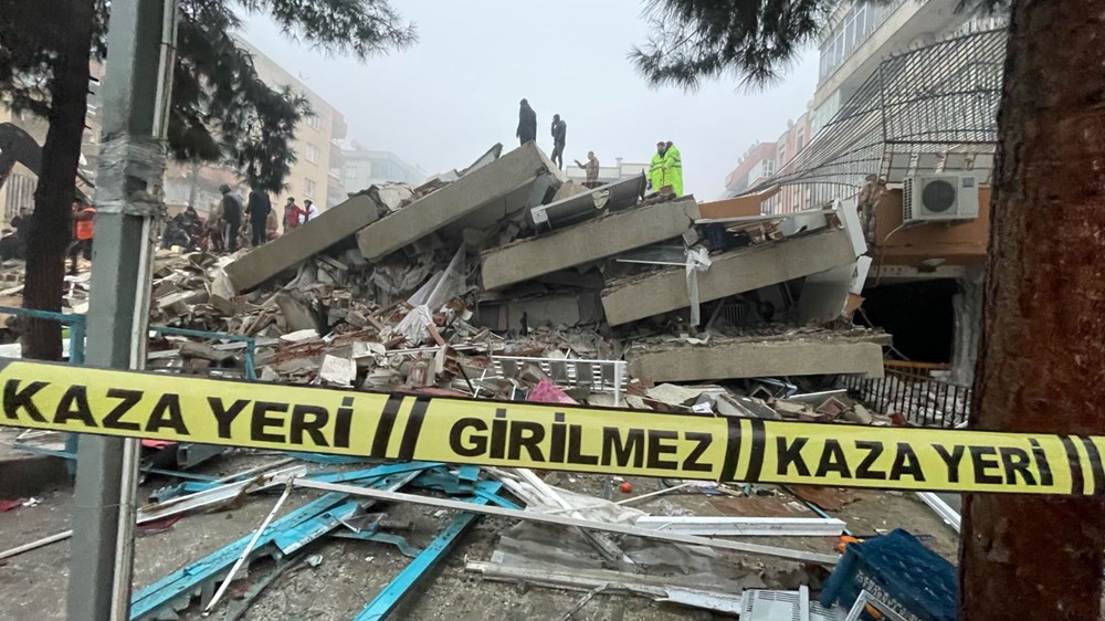 Türkiye yasta | Depremin vurduğu 10 ilden çarpıcı fotoğraflar... - 39