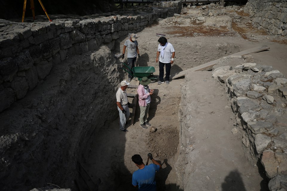 Troya Antik Kenti'nde 3 bin 500 yıllık ok ucu ve aşık kemiği bulundu - 2