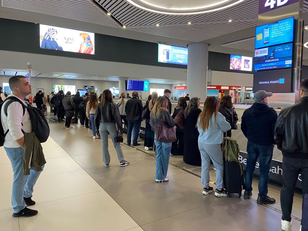İstanbul Havalimanı'nda bayram dönüşü yoğunluğu - 1