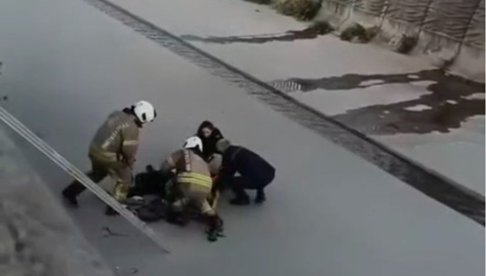 Sulama kanalında fotoğraf çektirmek isterken canından oldu