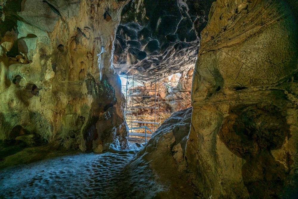 İnsanların ilk atalarına ait 3,7 milyon yıllık ayak izleri bulundu: Karanlık çağ aydınlanıyor - 2