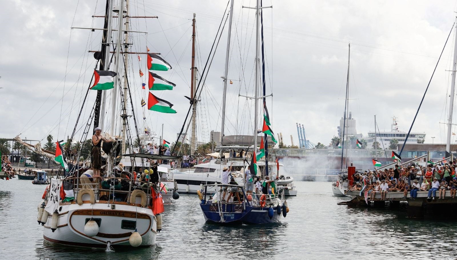 Küresel Sumud Filosu teknesi vuruldu