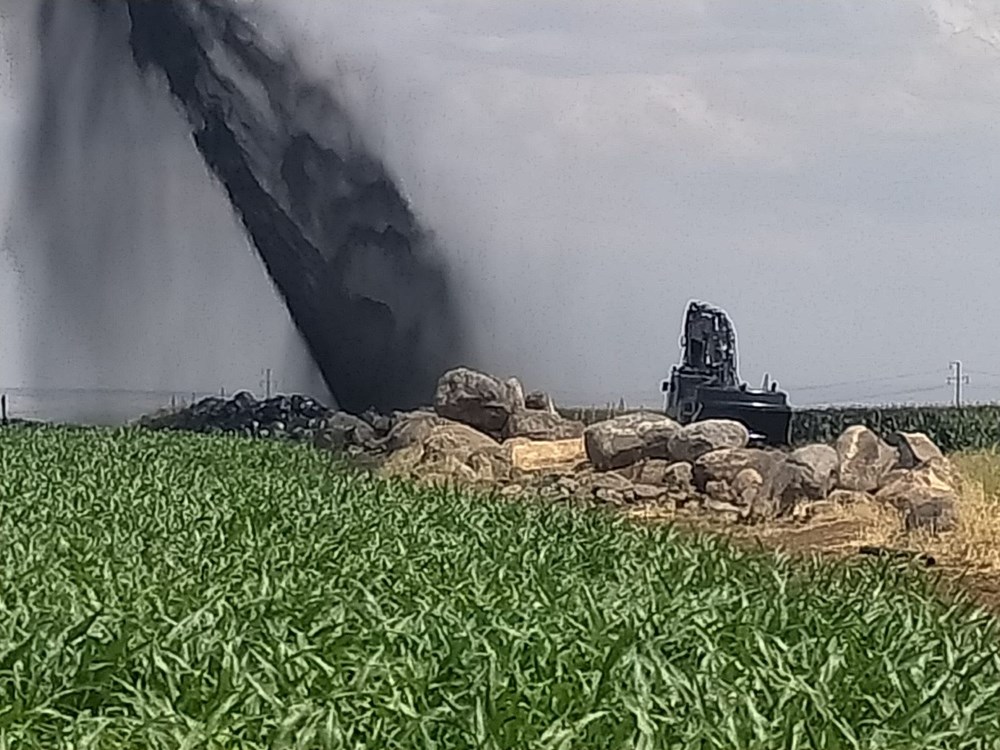 Şanlıurfa'da boru hattı delindi, ham petrol metrelerce yükseğe fışkırdı - 2