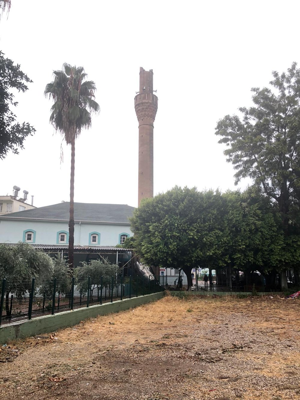 Antalya Kumluca'da kuvvetli rüzgar ve dolu: 1 ölü - 2