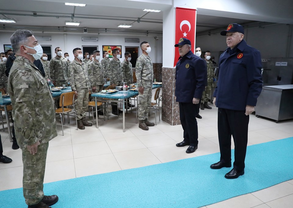 Cumhurbaşkanı Recep Tayyip Erdoğan'dan Hakkari Yüksekova sınırında askerle iftar - 2