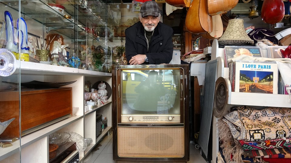 Tarihi televizyon antikacıda satışta - 1