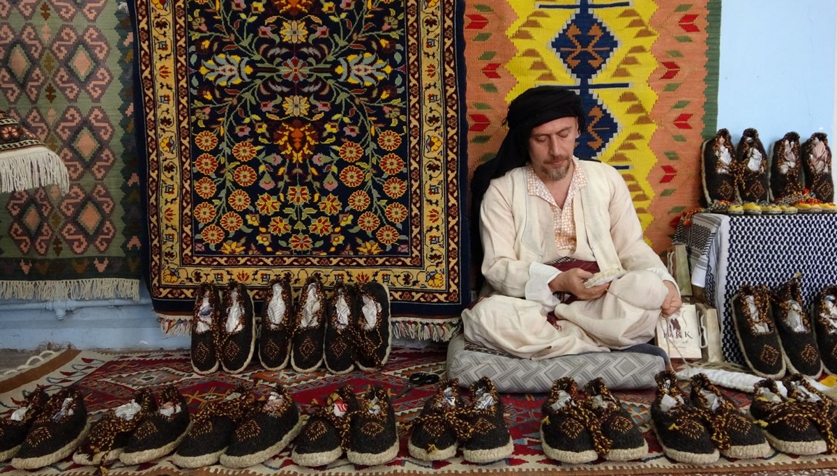 Harik'in son ustası: Mesleğini 28 yıldır yaşatmaya çalışıyor