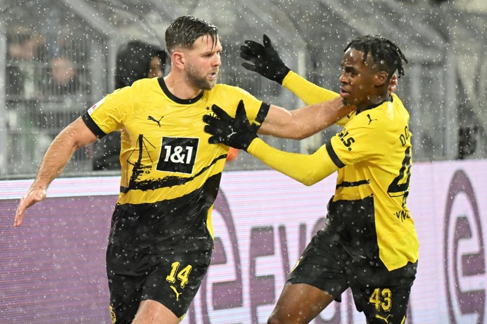 Borussia Dortmund'dan 4 gollü geri dönüş - 1