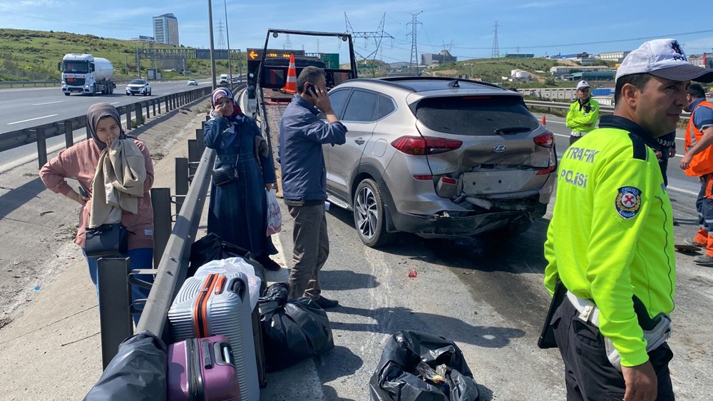 TEM'de 6 araçlı zincirleme kaza: 9 yaralı - 6
