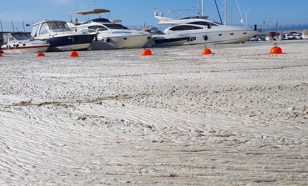 Marmara'daki müsilajın yoğunluğu böyle görüntülendi: Deniz betonla kaplı gibiydi - 4