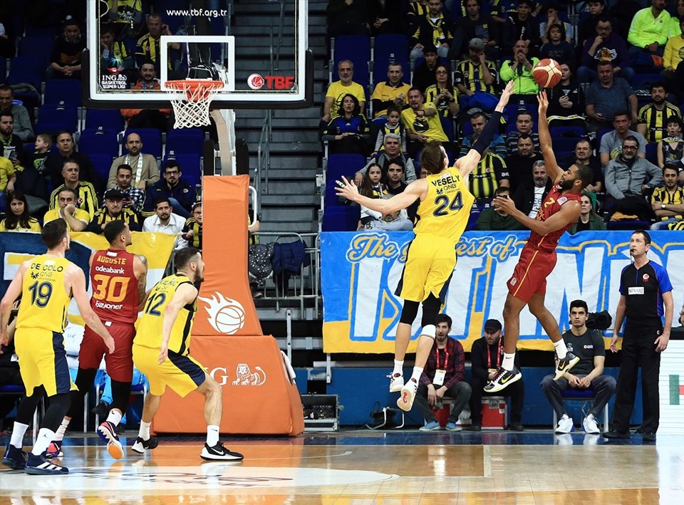 Basketbolda da 'büyü bozuldu' (Galatasaray 9 yıl sonra deplasmanda kazandı) - 1