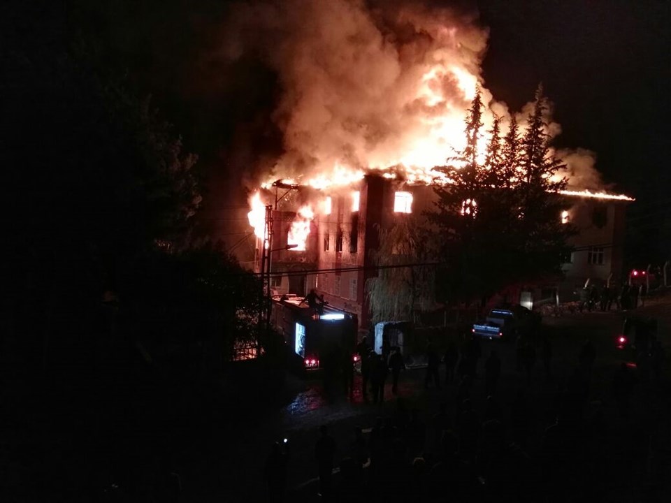 Adana'da kız öğrenci yurdunda yangın faciası: 12 ölü - 5
