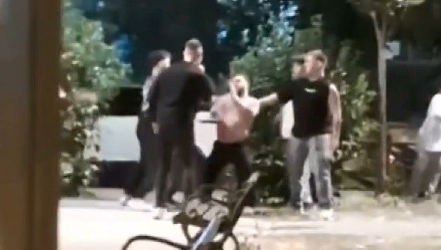 Ataşehir'de parkta tekme tokat kavga