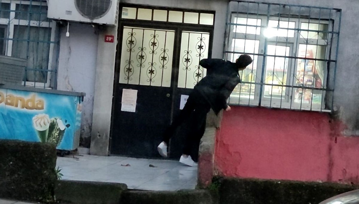 Sultangazi'de kocasını ve oğlunu bıçakladı