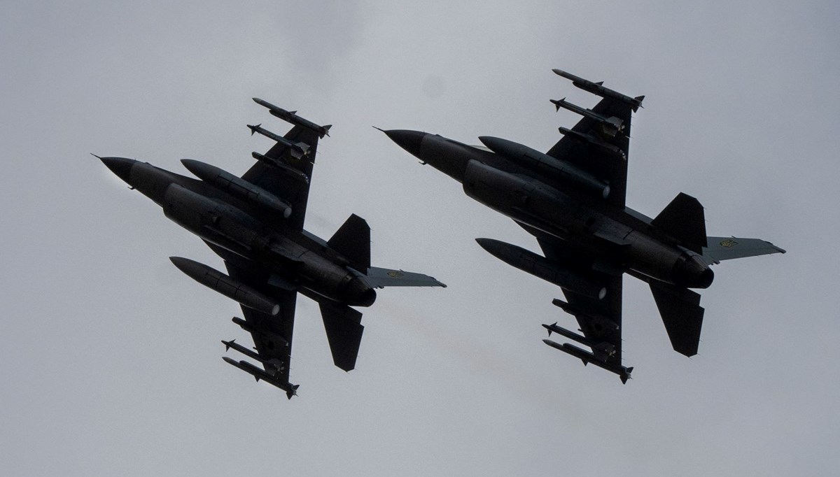 Ukrayna'da F-16 pilotları azalıyor