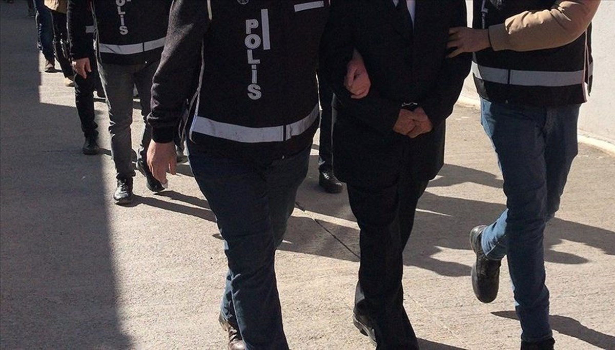 Van'da farklı suçlardan aranan 105 şüpheli yakalandı Van'da farklı suçlardan aranan 105 şüpheli yakalandı