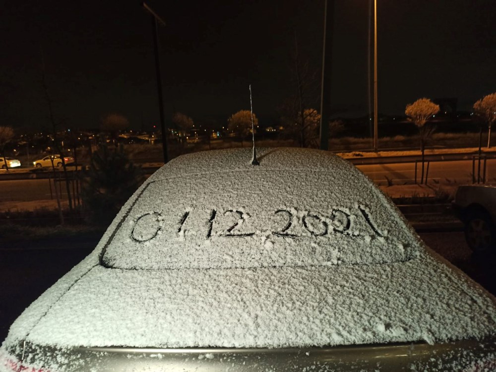 Ankara'ya mevsimin ilk karı yağdı - 1