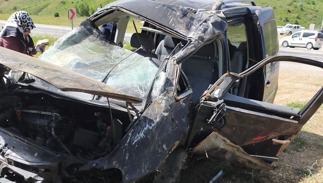 Ticari araç şarampole uçtu: 1 çocuk öldü, 5 yaralı