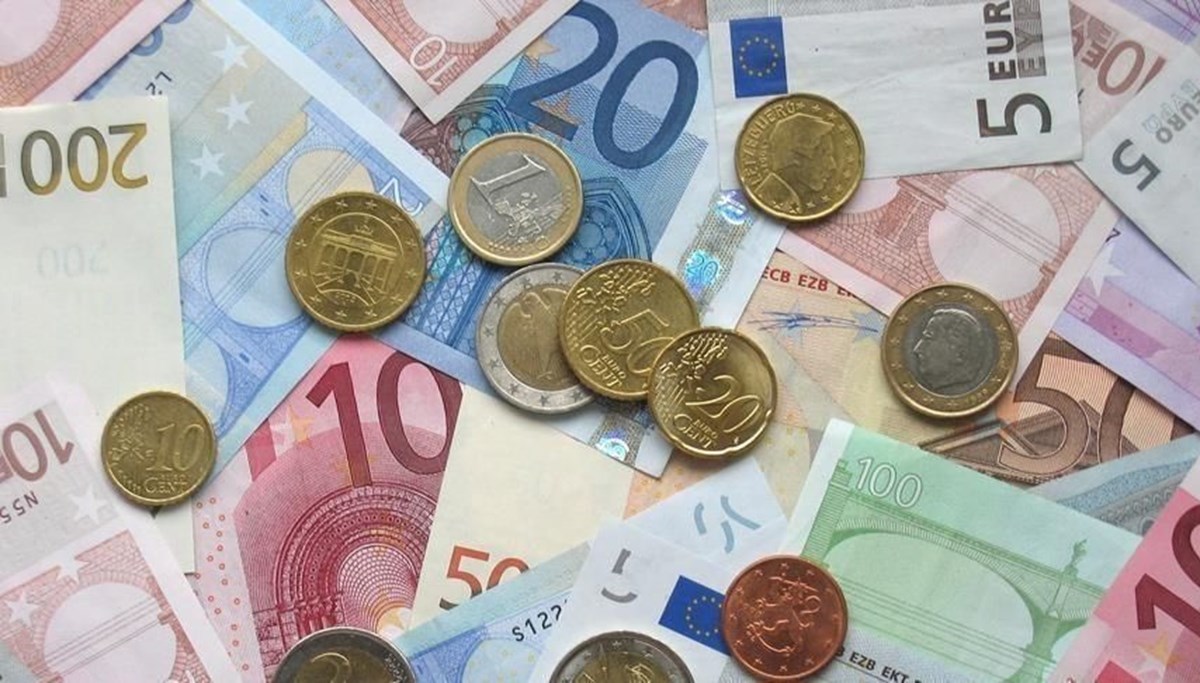 Euro Bölgesi'nde enflasyon yüzde 2,4'e geriledi