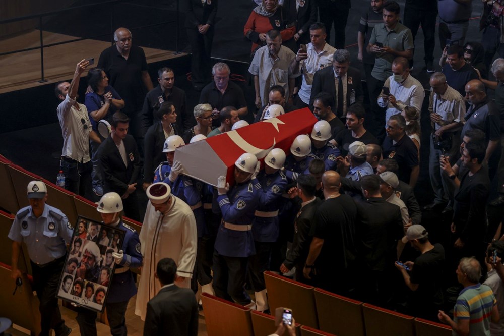 Cüneyt Arkın'ı binlerce kişi gözyaşlarıyla uğurladı - 14