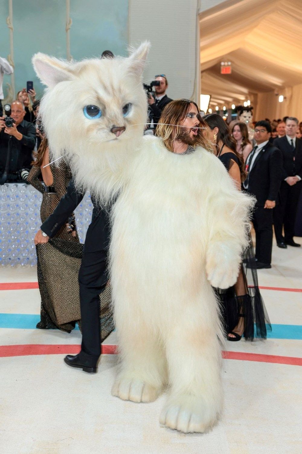 Jared Leto ekipmansız düz duvara tırmandı - 4
