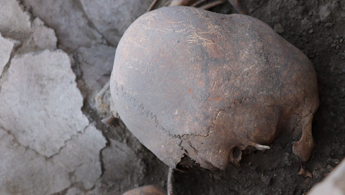 Yassıhöyük'te 6 bin yıllık kafatası bulundu Yassıhöyük'te 6 bin yıllık kafatası bulundu