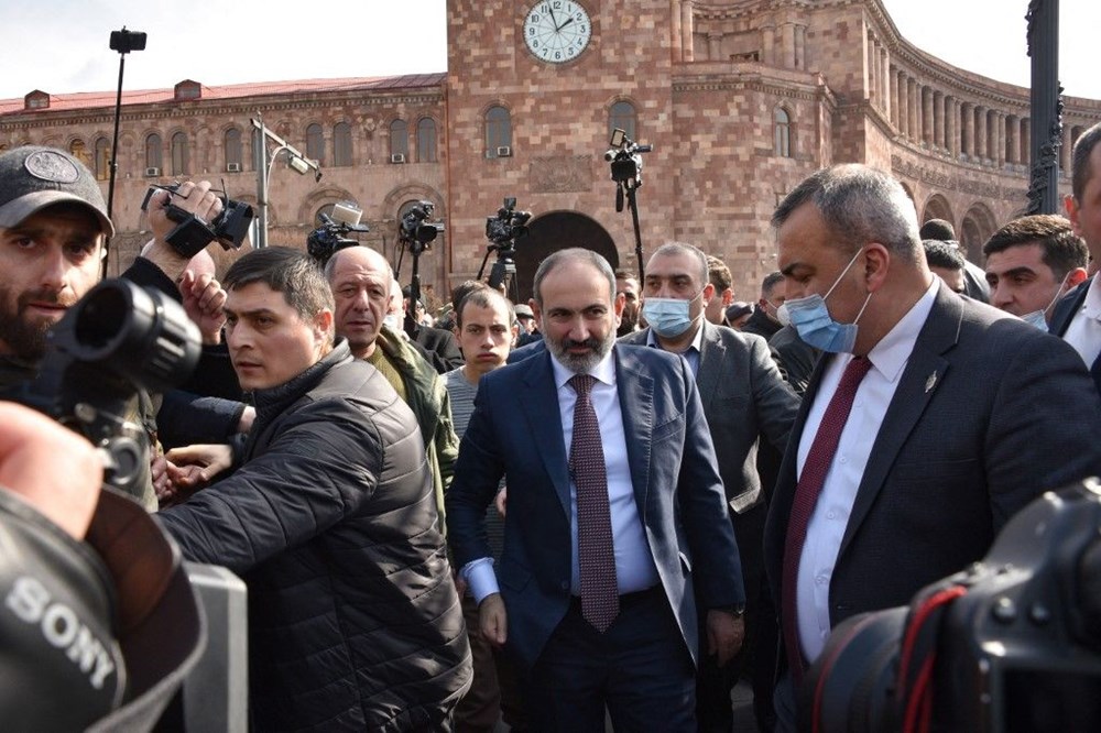 Ermenistan'da darbe girişimi: Paşinyan destekçileri ve karşıtları meydanlara çıktı - 23