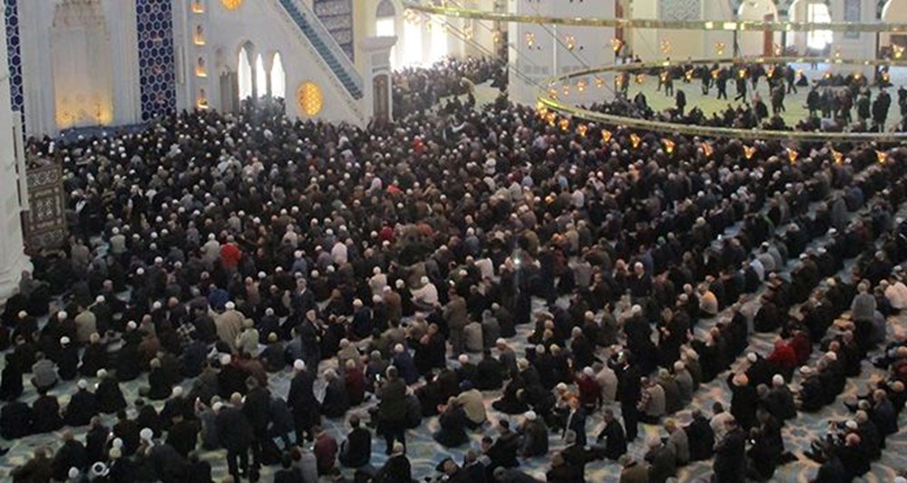 Adım adım bayram namazı kılınışı: Bayram namazı nasıl kılınır? Kurban Bayramı namazı kaç rekat? - 3