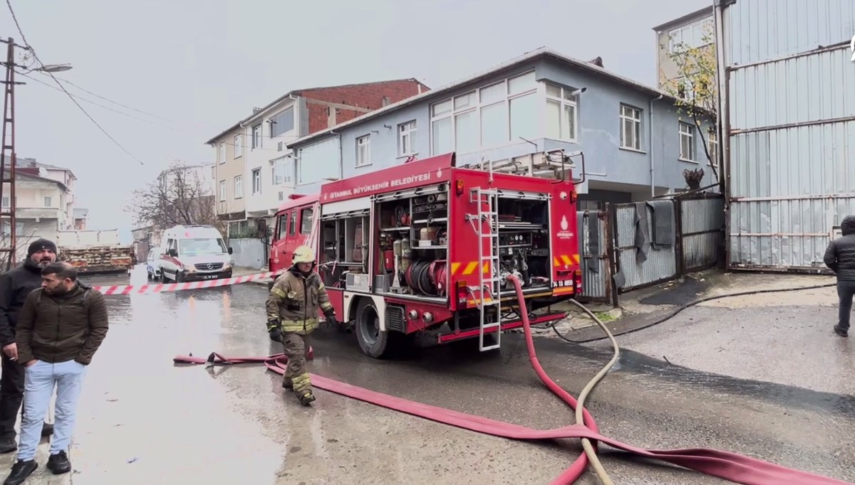 Sultanbeyli'de iş yeri yangını