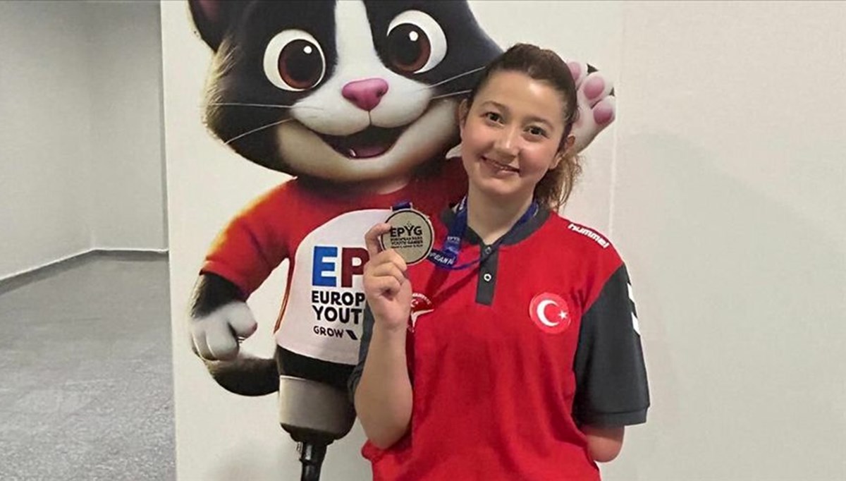 Sümeyye Sude Öztunç'tan gümüş madalya!