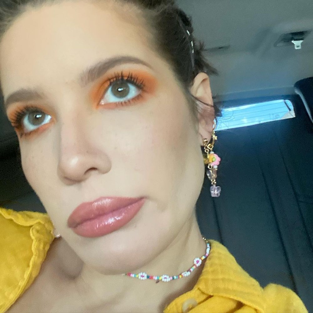 Halsey'den Türk sevgilisi Alev Aydın'ın annesinin mezarına ziyaret - 3