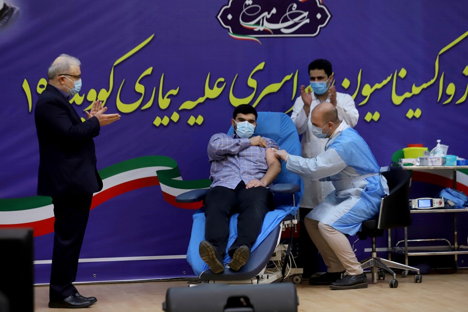 İran’da vaka rekoru kırıldı: Bir hafta sokağa çıkma yasağı ilan edildi - 1