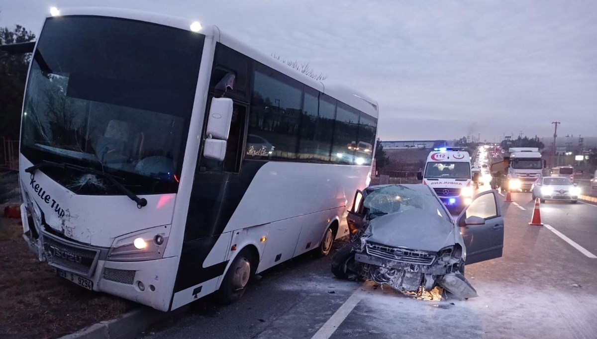 Takla atan otomobil, servis midibüsüyle çarpıştı: 1 ölü, 5 yaralı