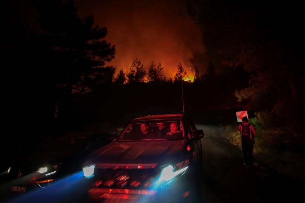 Marmaris'te orman yangını: Havadan müdahale yeniden başladı - 18