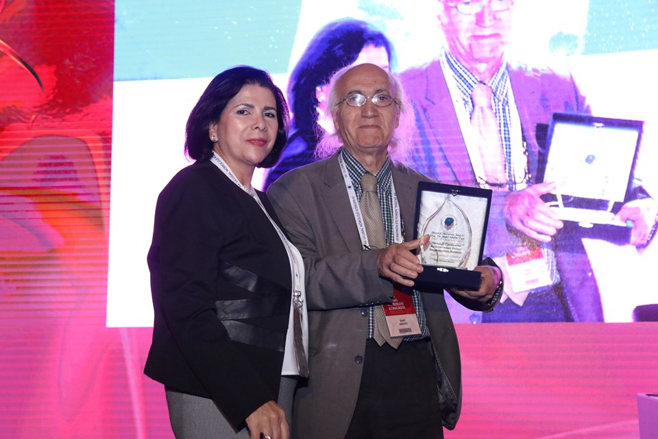 Türk Nöroloji Derneği Bilim ve Hizmet Ödülleri sahiplerini buldu - 1