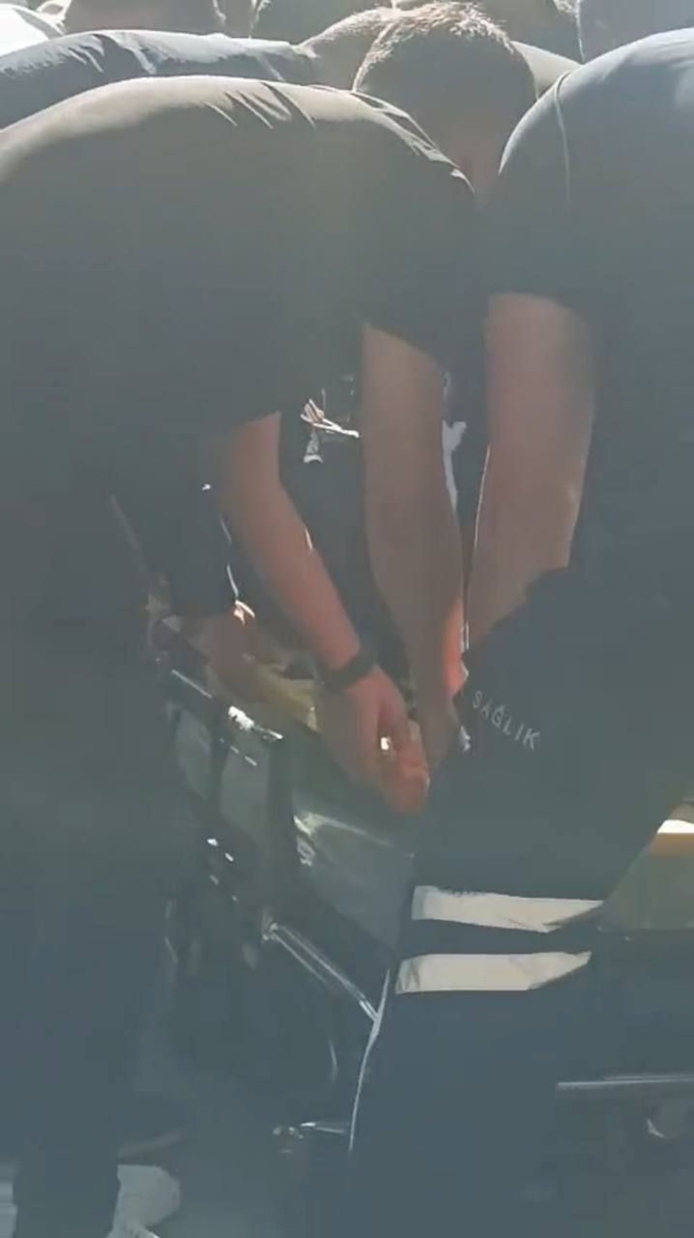 Husumetlisine kurşun yağdırdı, diğerini vurdu 76