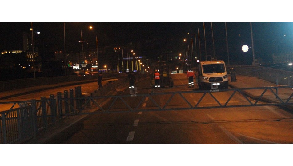 Atatürk Köprüsü trafiğe kapatıldı