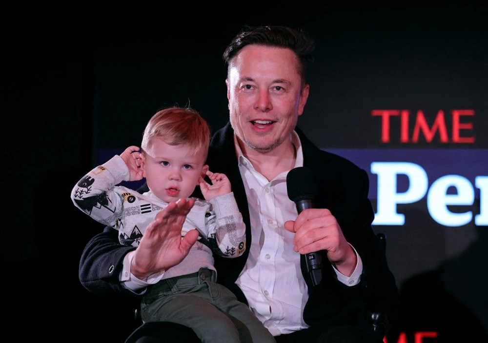 Elon Musk ve Grimes kızlarının  adını "Neden" olarak değiştirdi - 5