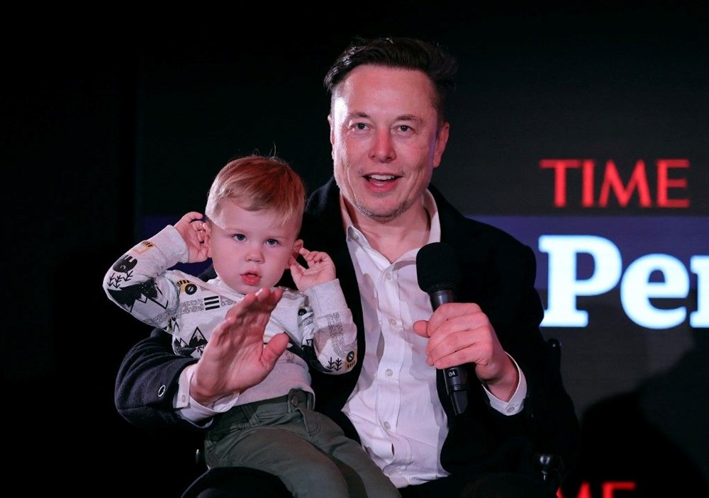 Elon Musk ve Grimes kızlarının adını "Neden" olarak değiştirdi - 5