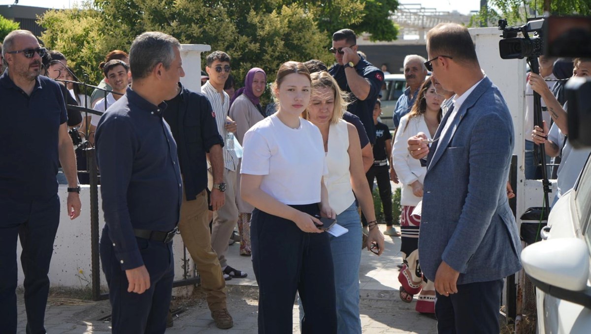Özel, Nehir Zeyrek'i yine yalnız bırakmadı