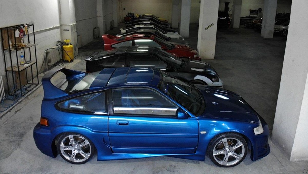 17 araçlık koleksiyonunu gazetesi için satışa çıkardı (Efsane Honda CRX)