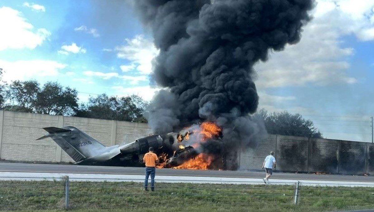 Florida'da uçağın düşme anı kamerada