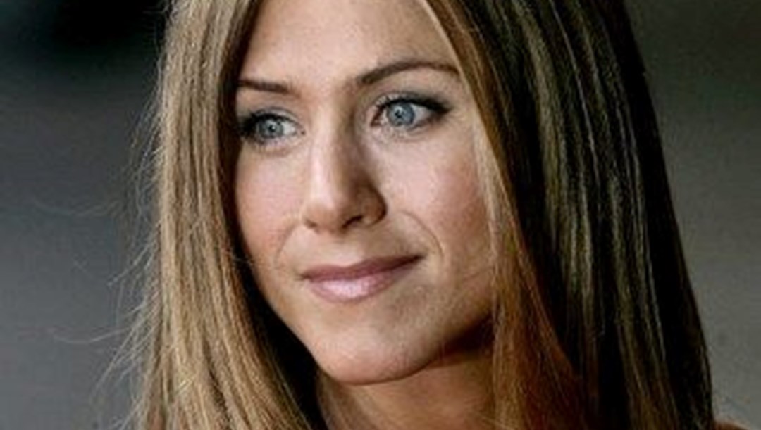 Jennifer Anniston 21 milyonluk dolarlık evini paylaştı