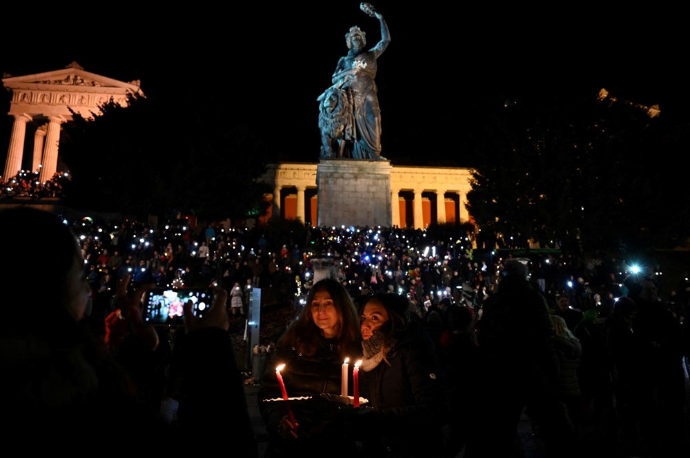 Almanya'da yaklaşık 100 bin kişi, aşırı sağı protesto etti - 13