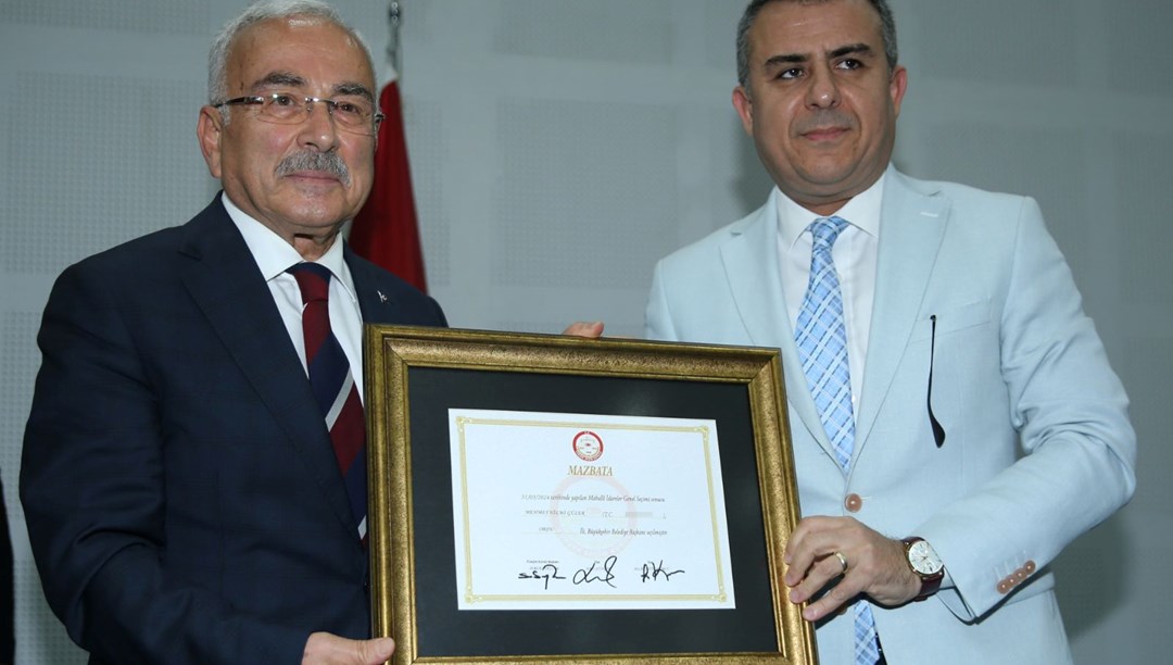 Ordu Büyükşehir Belediye Başkanı Hilmi Güler mazbatasını aldı